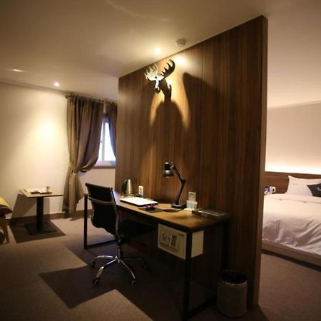 Centralperson Pyeongtaek Hotel Esterno foto